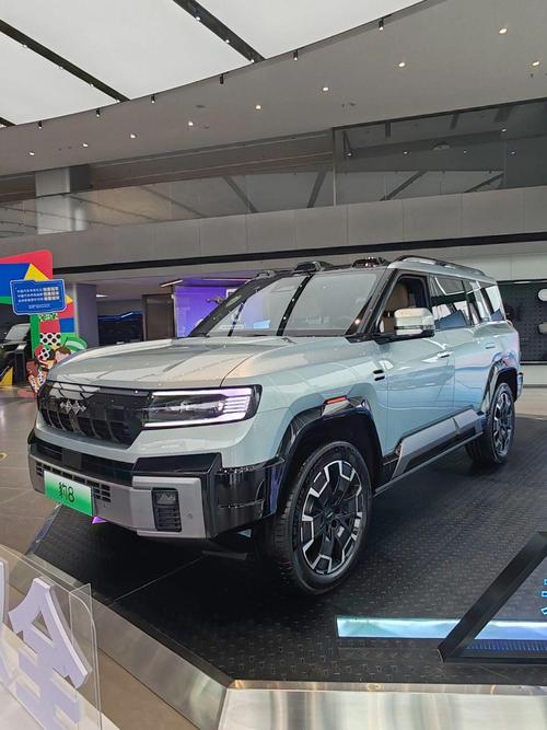 佛山214比亚迪方程豹硬派越野的爆款，英菲尼迪35周年与你共成长